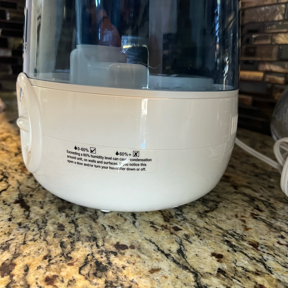 Vicks Humidifier - Picture 4 of 7